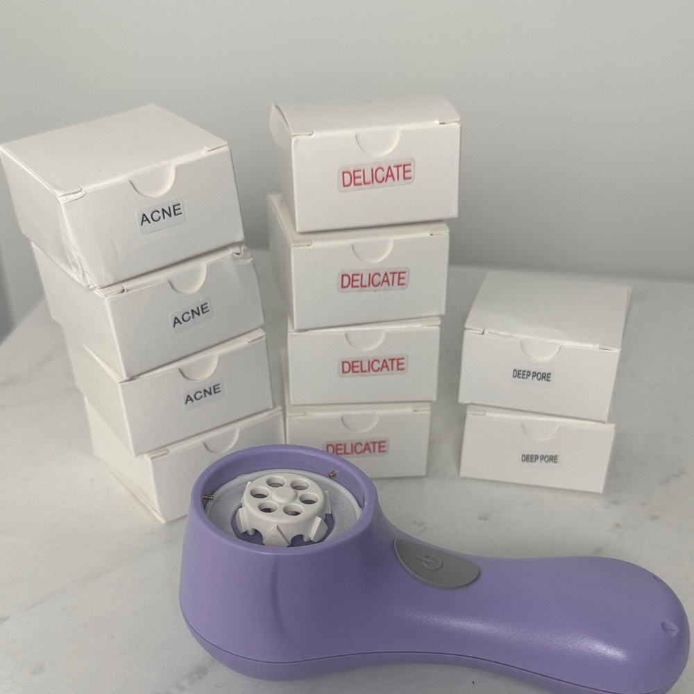 Clarisonic Mia Purple Facial Cleansing Brush with 10 unused heads
